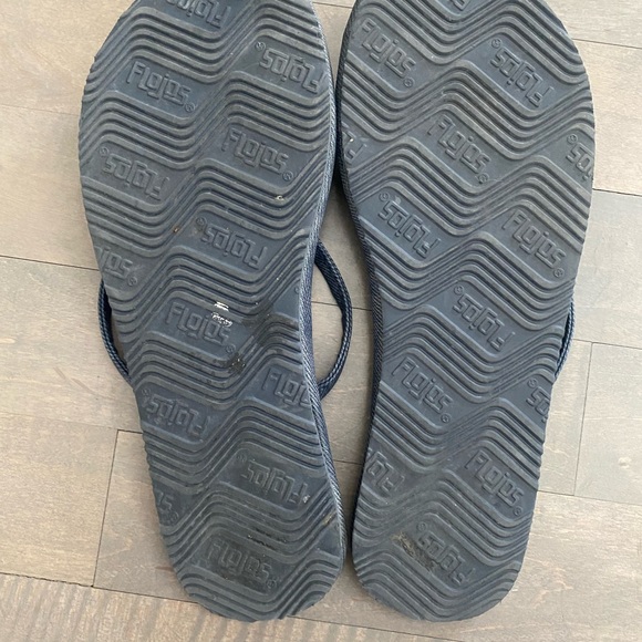 Women’s tie dye Flojos flip flops size 8 - Picture 2 of 2